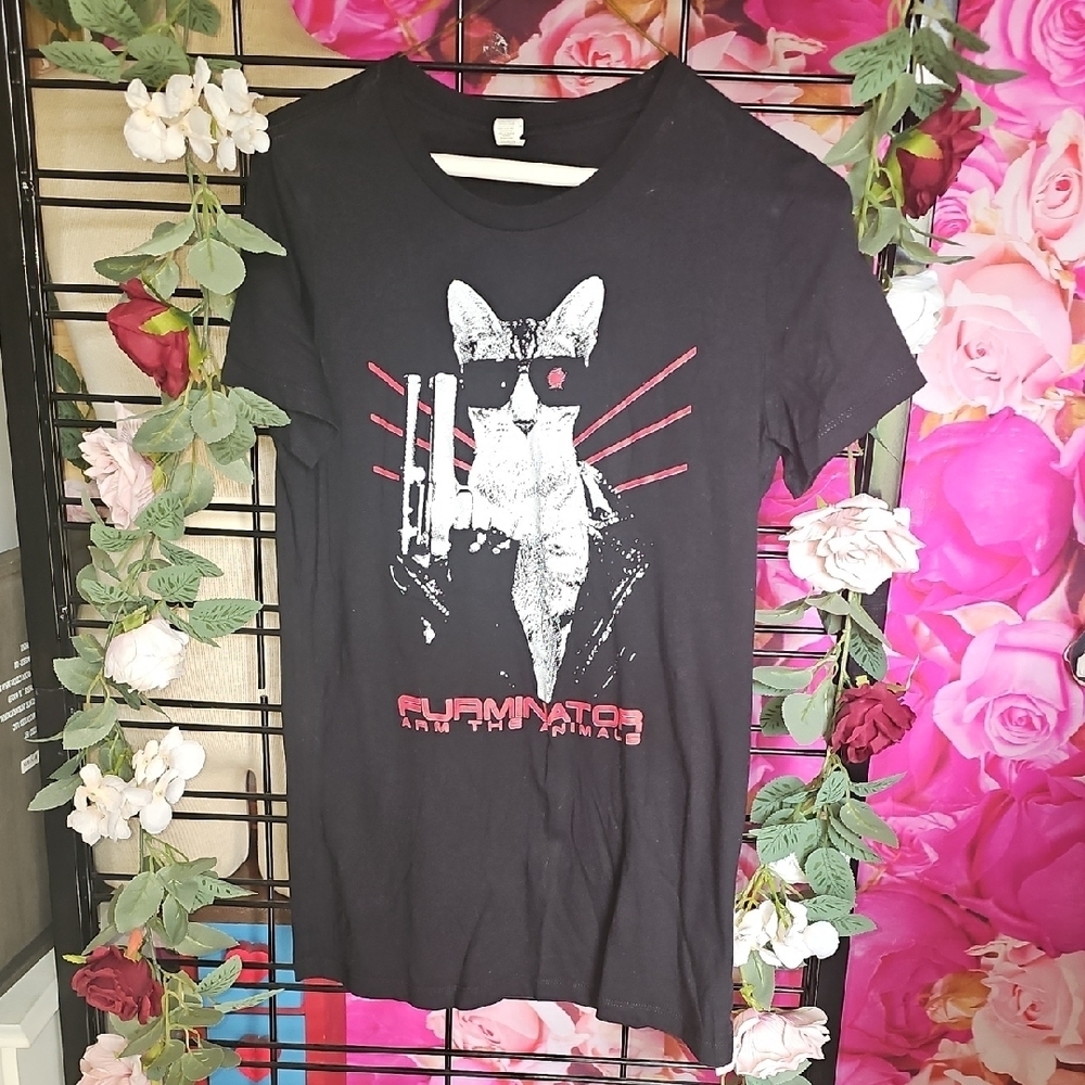 Arm The Animals Black and Red Short Sleeve Tee with Cat Graphic Size Large